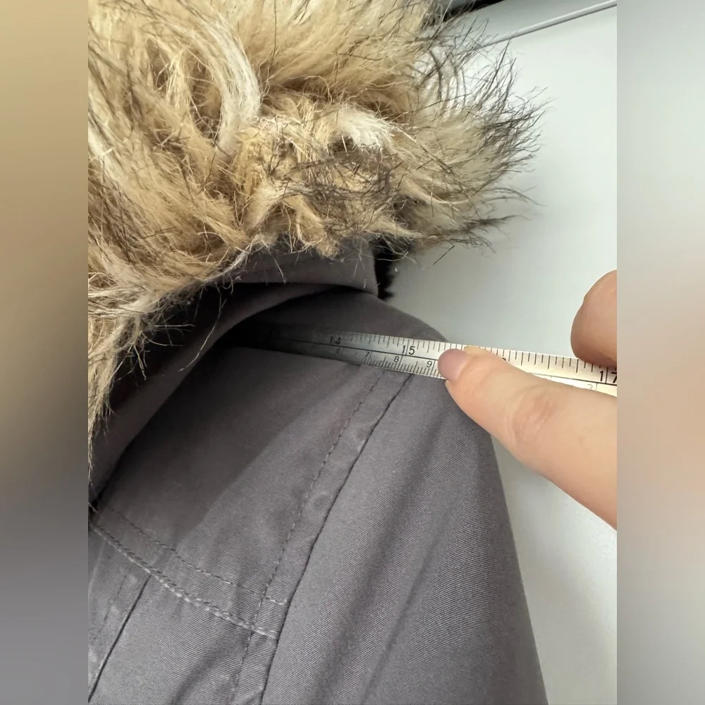 Aritzia TNA Bancroft Parka in grey - Picture 5 of 8